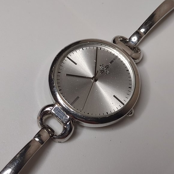 Silver Tone Icing Watch With Thin Metal Band - Picture 1 of 11